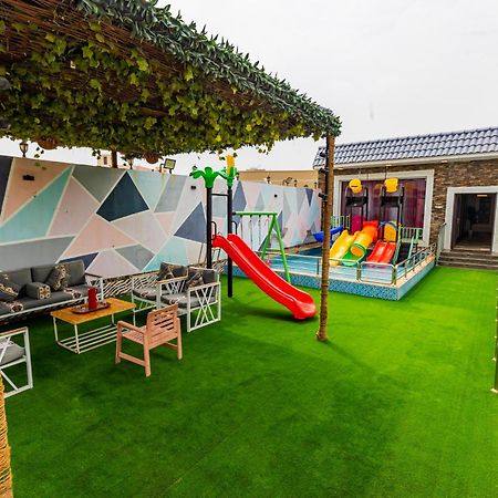 Villa شاليهات الكوخ السويسري وأكوابارك Ash Shishah Exterior foto