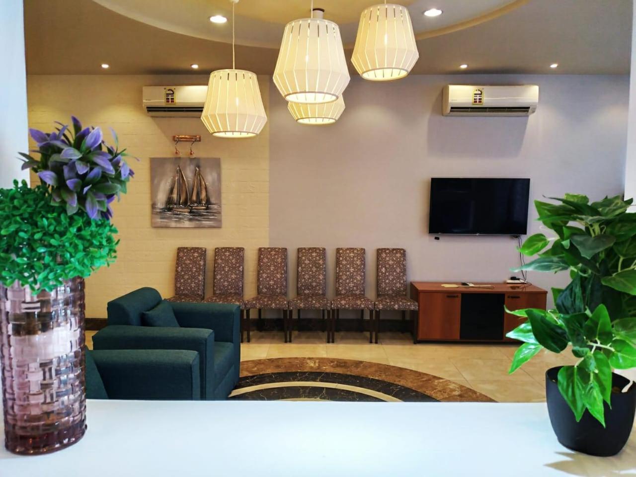 Villa شاليهات الكوخ السويسري وأكوابارك Ash Shishah Exterior foto