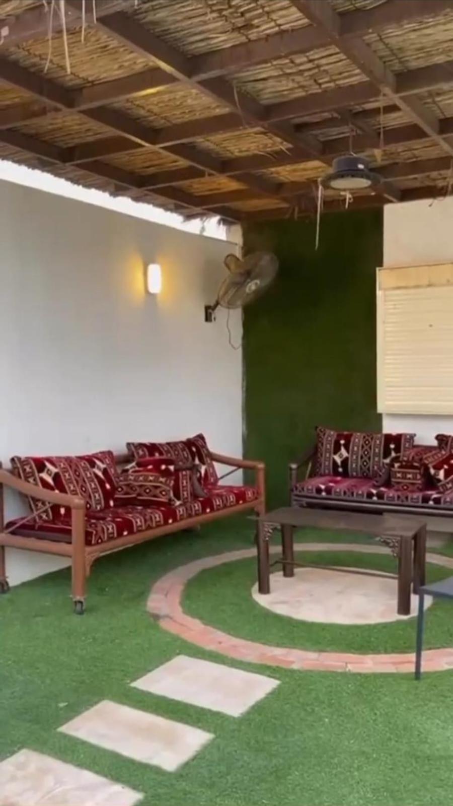 Villa شاليهات الكوخ السويسري وأكوابارك Ash Shishah Exterior foto