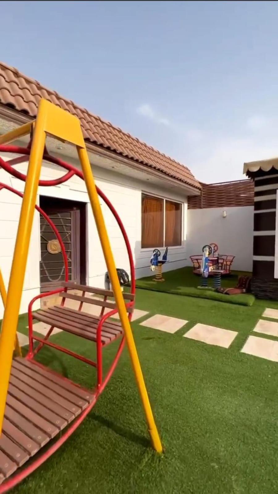 Villa شاليهات الكوخ السويسري وأكوابارك Ash Shishah Exterior foto