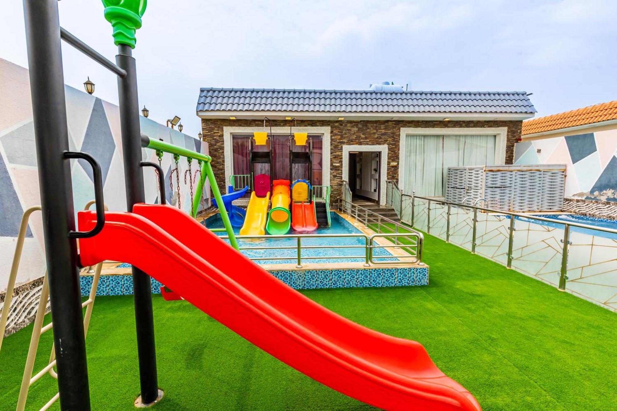 Villa شاليهات الكوخ السويسري وأكوابارك Ash Shishah Exterior foto