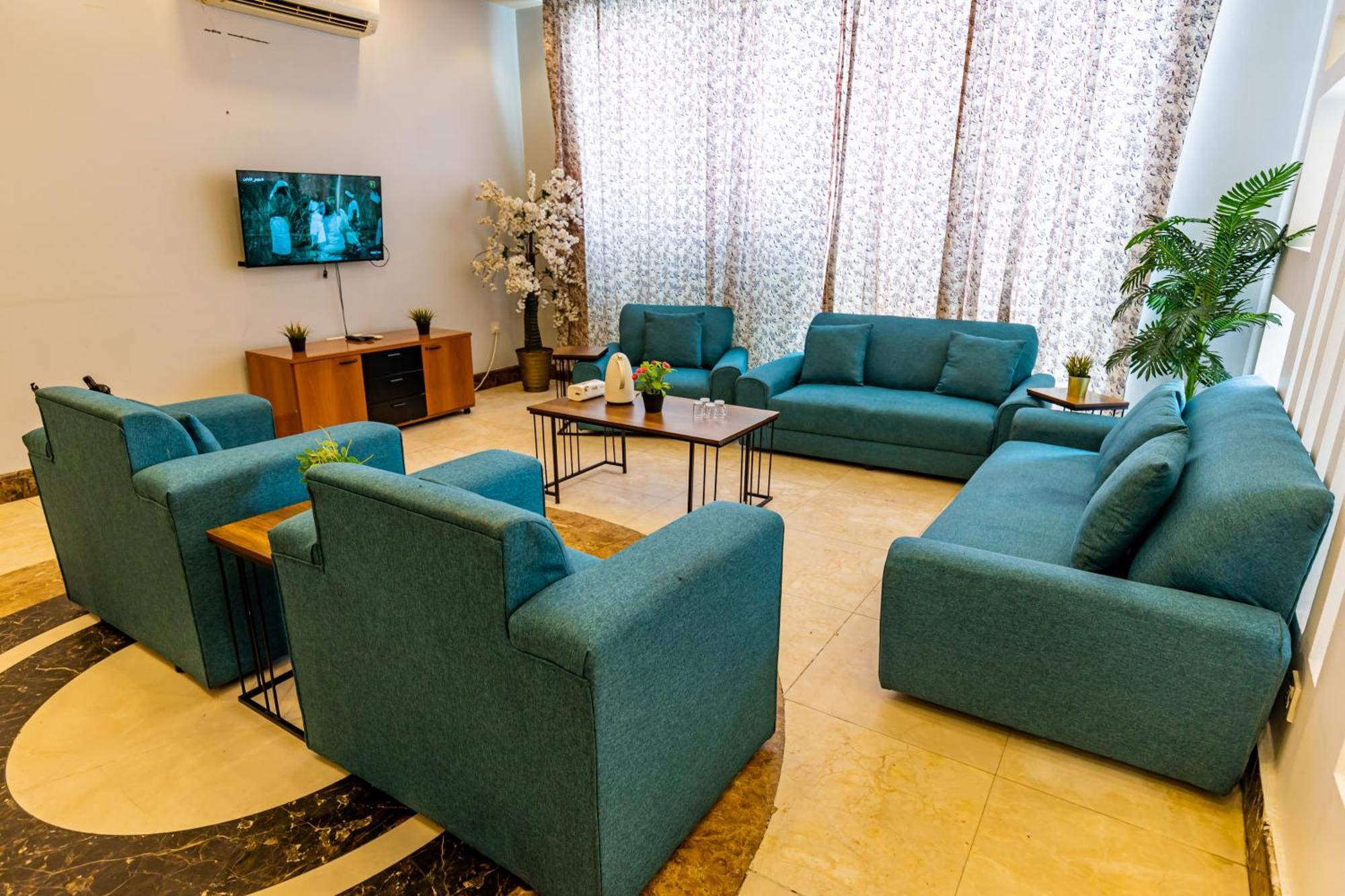 Villa شاليهات الكوخ السويسري وأكوابارك Ash Shishah Exterior foto