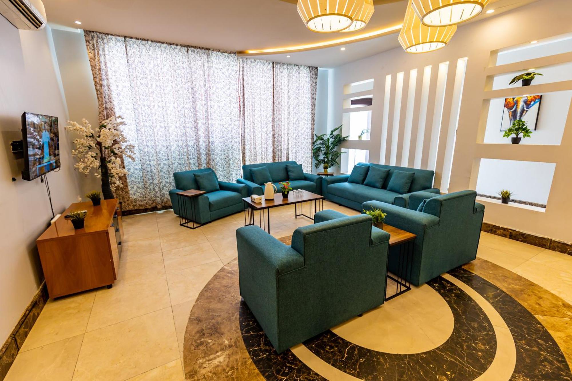Villa شاليهات الكوخ السويسري وأكوابارك Ash Shishah Exterior foto
