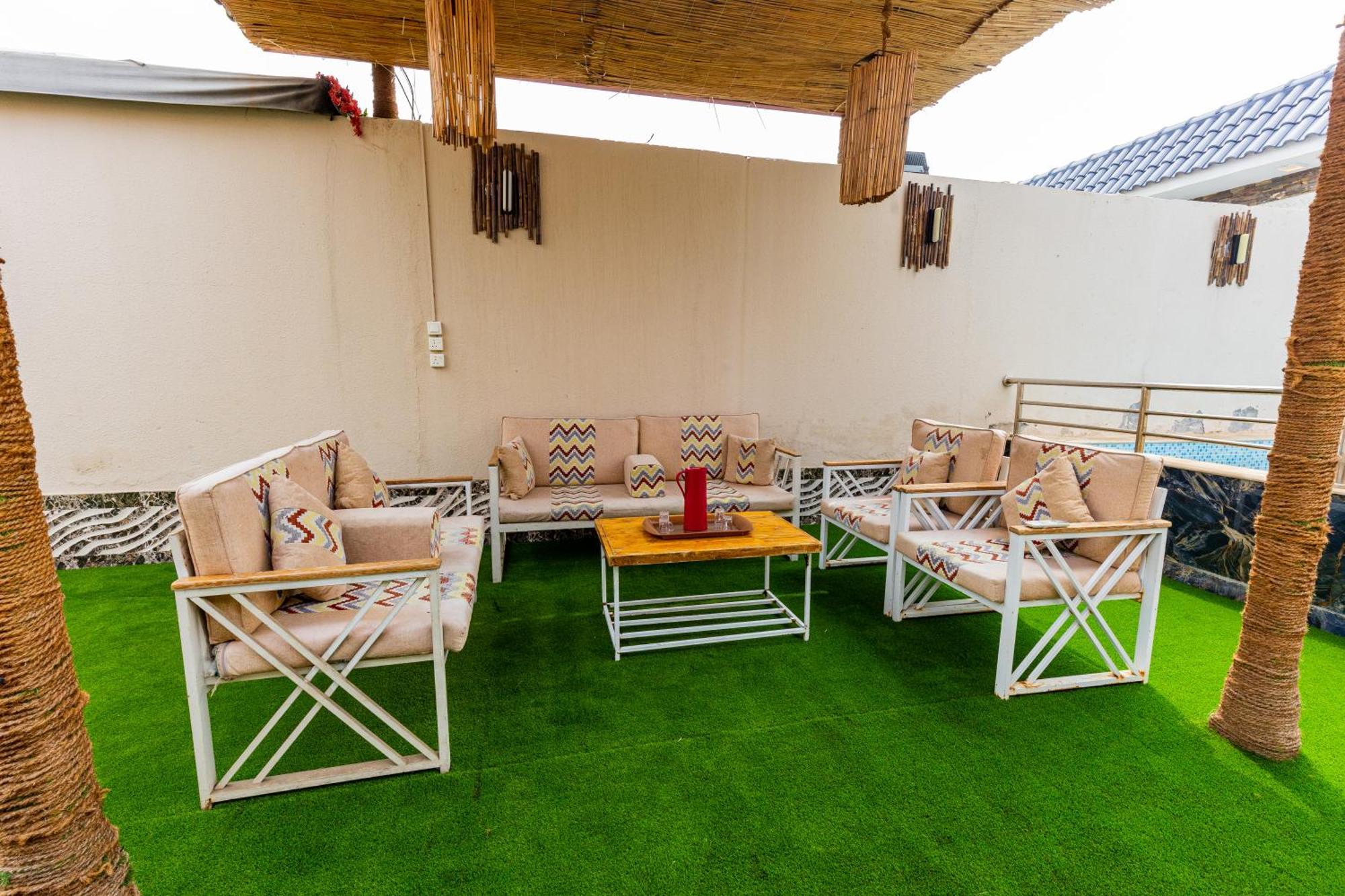 Villa شاليهات الكوخ السويسري وأكوابارك Ash Shishah Exterior foto