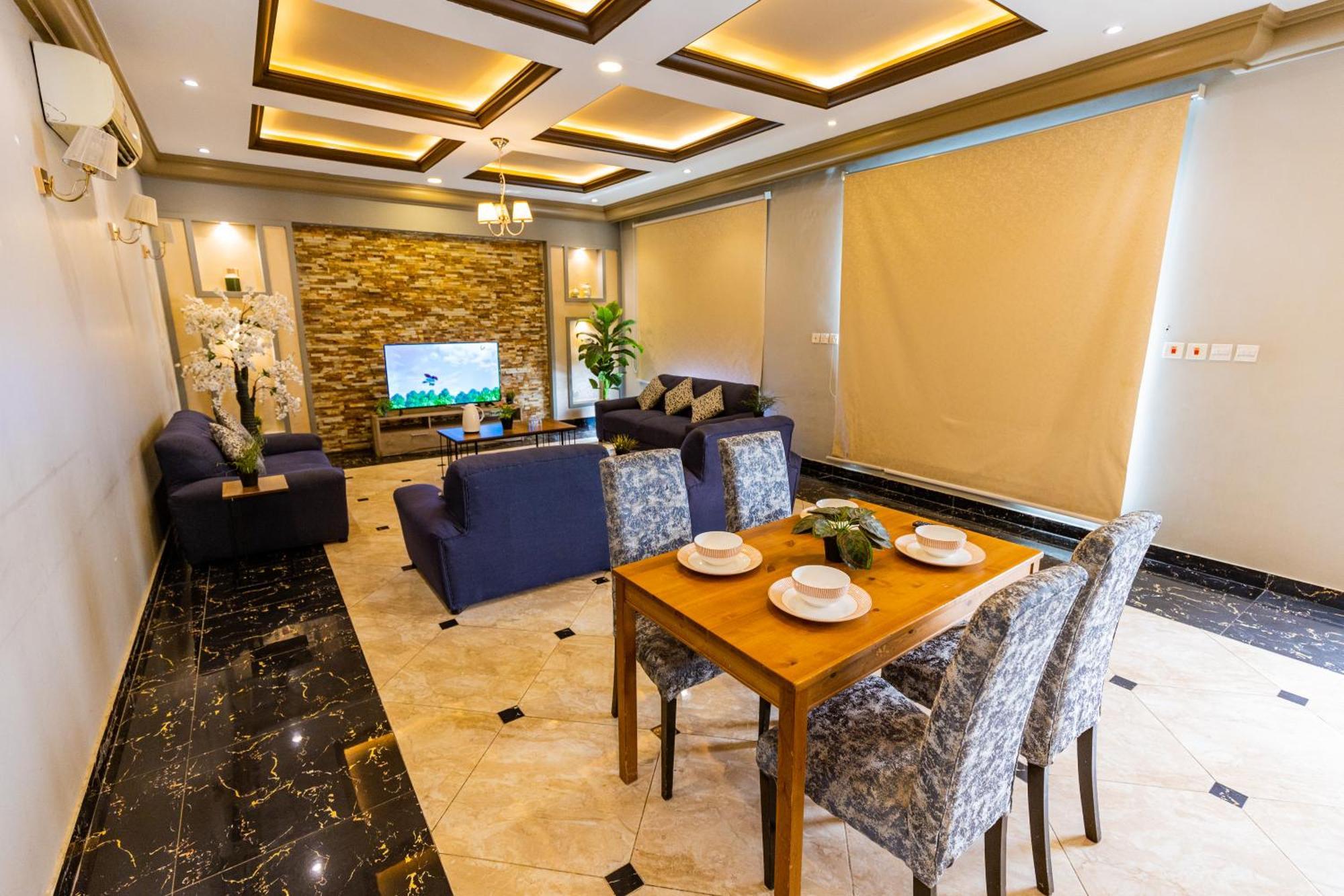 Villa شاليهات الكوخ السويسري وأكوابارك Ash Shishah Exterior foto