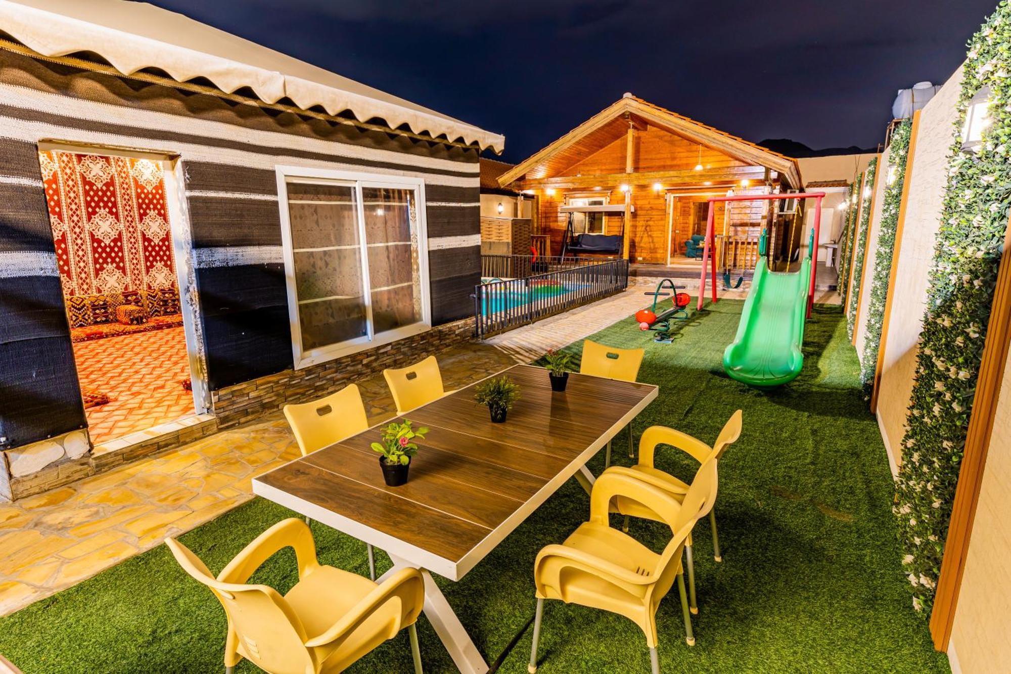 Villa شاليهات الكوخ السويسري وأكوابارك Ash Shishah Exterior foto